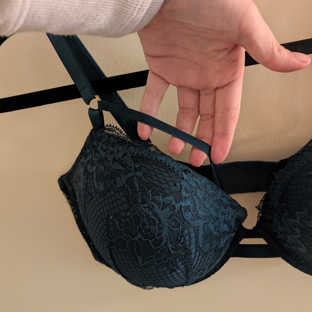 🖤✨ Victoria’s Secret Lace Push-Up Bra | Lift, Lace & Luxe Confidence 💋38DD - Picture 2 of 12